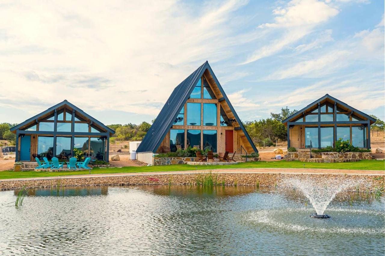 Gruene Daze Chalet - Stylish Aframe - Escape The Ordinary Нью Браунфелс Экстерьер фото