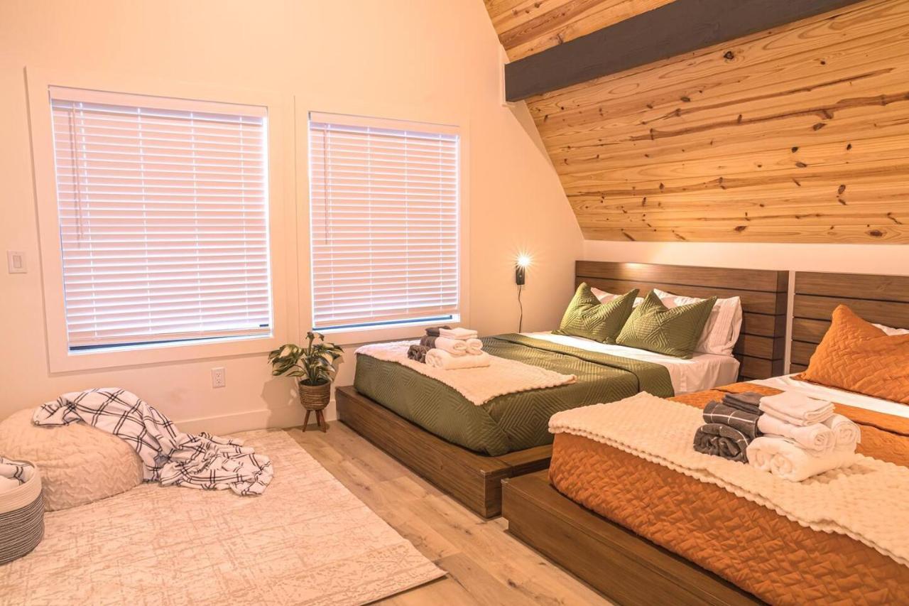 Gruene Daze Chalet - Stylish Aframe - Escape The Ordinary Нью Браунфелс Экстерьер фото