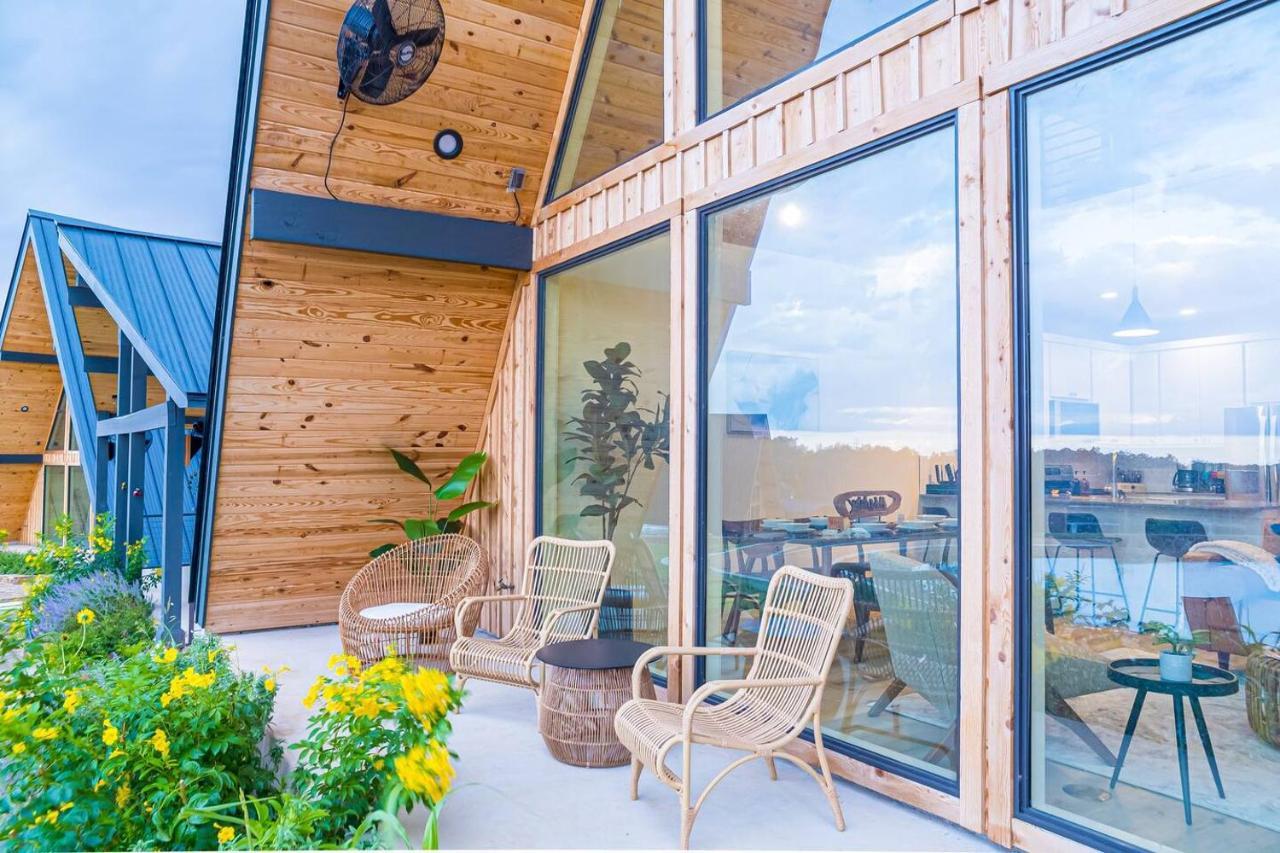 Gruene Daze Chalet - Stylish Aframe - Escape The Ordinary Нью Браунфелс Экстерьер фото