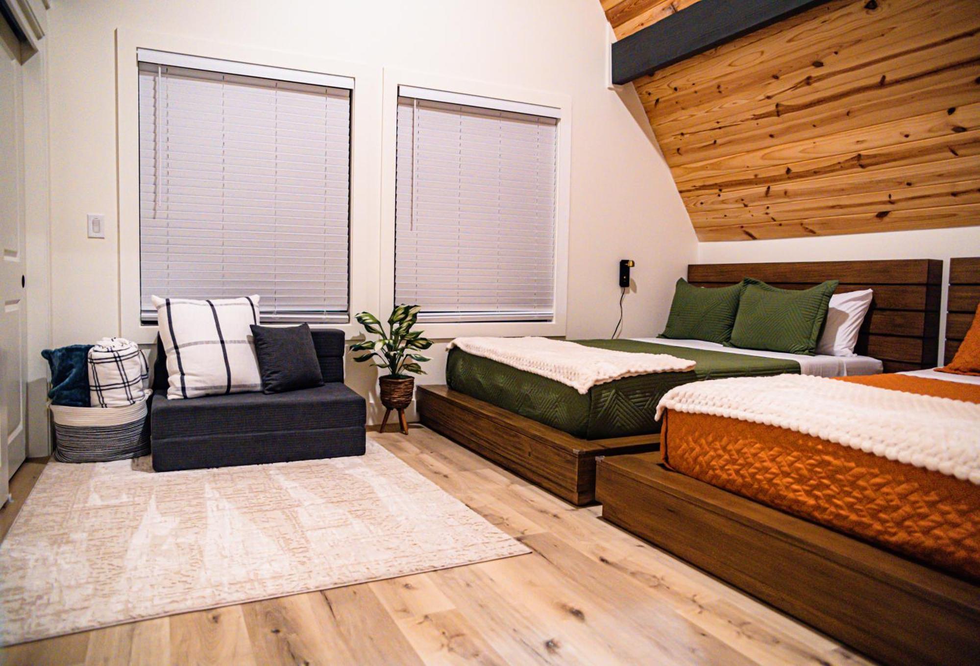 Gruene Daze Chalet - Stylish Aframe - Escape The Ordinary Нью Браунфелс Экстерьер фото
