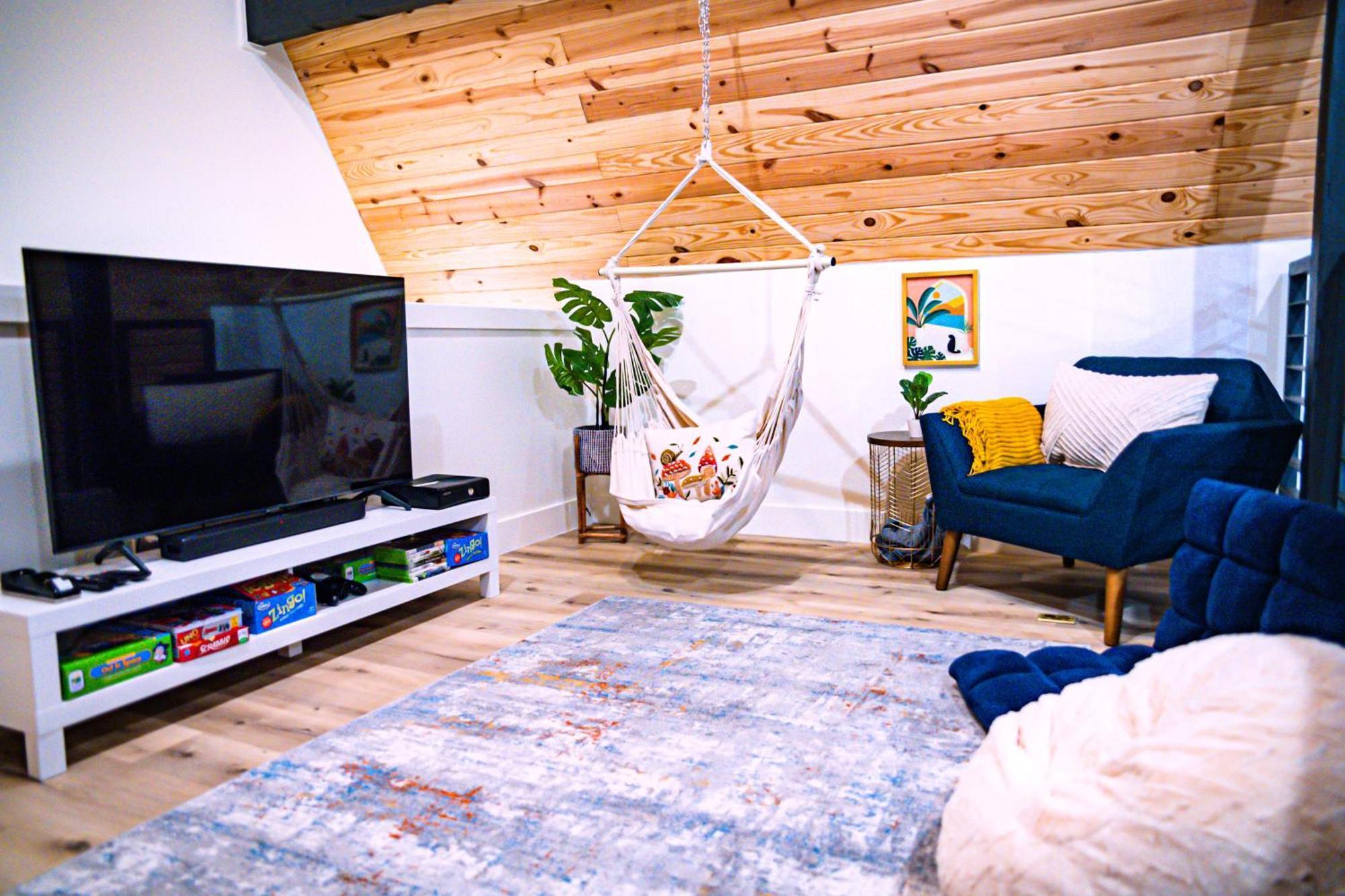 Gruene Daze Chalet - Stylish Aframe - Escape The Ordinary Нью Браунфелс Экстерьер фото