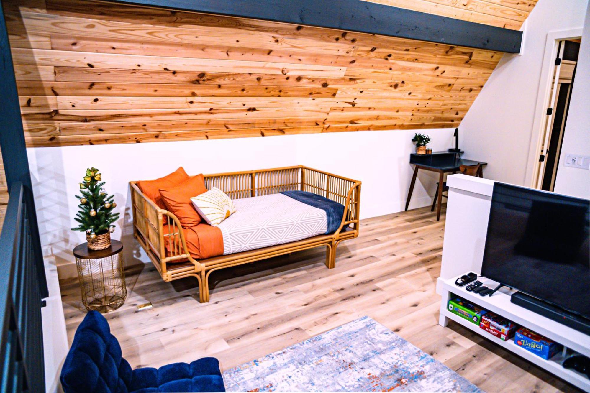 Gruene Daze Chalet - Stylish Aframe - Escape The Ordinary Нью Браунфелс Экстерьер фото